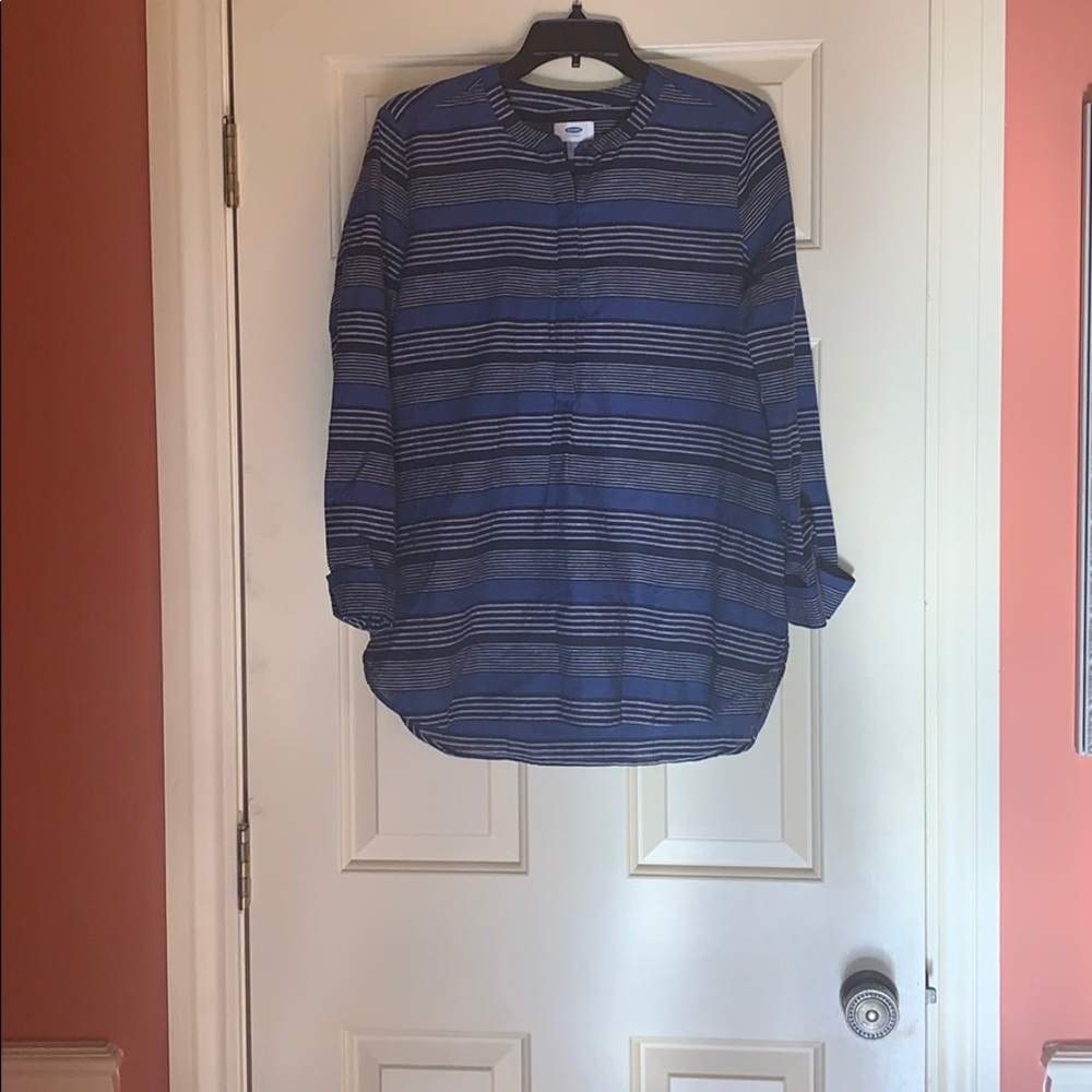 Never been worn Old Navy Mid Button Up Shirt